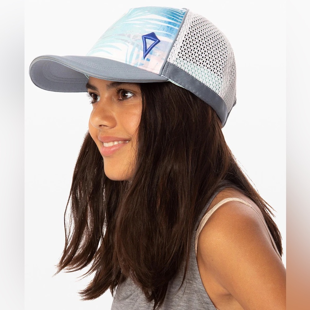 Ivivva girl’s adjustable trucker hat size medium/large - Picture 2 of 7